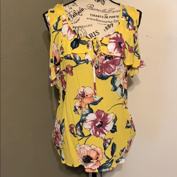 NWOT Juniors Top - Picture 1 of 7